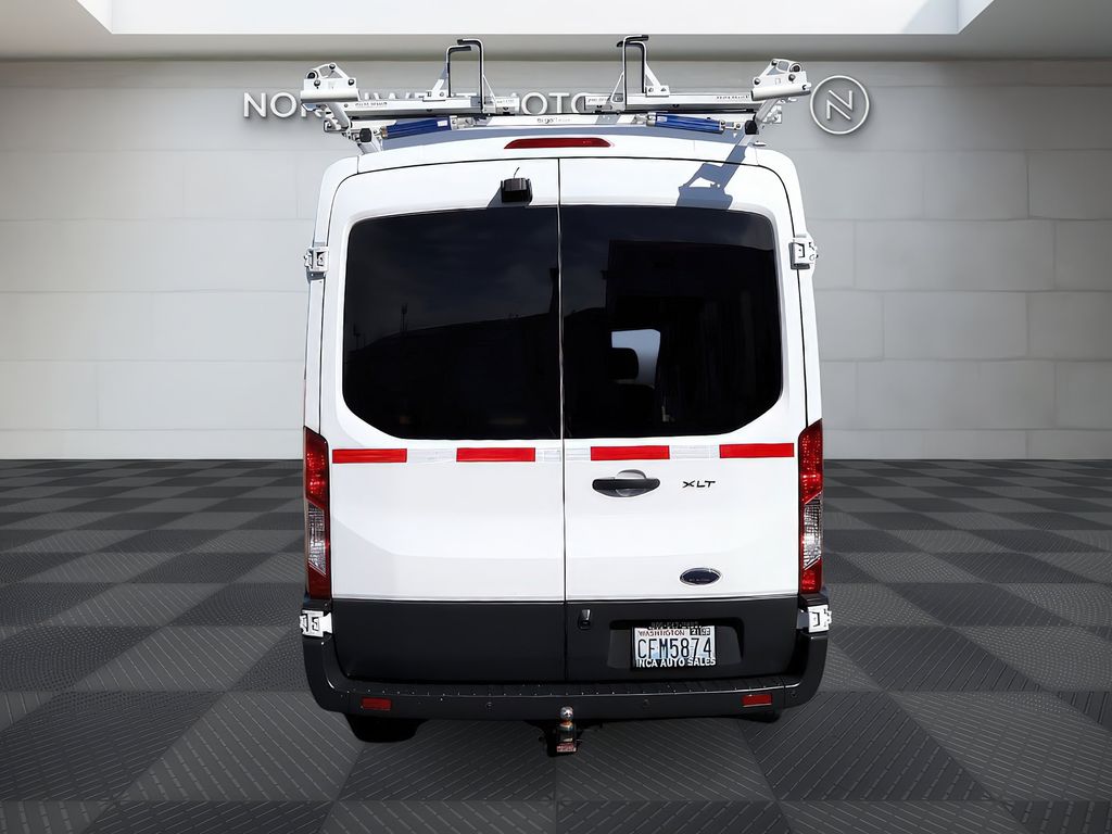 2016 Ford Transit XLT photo 4