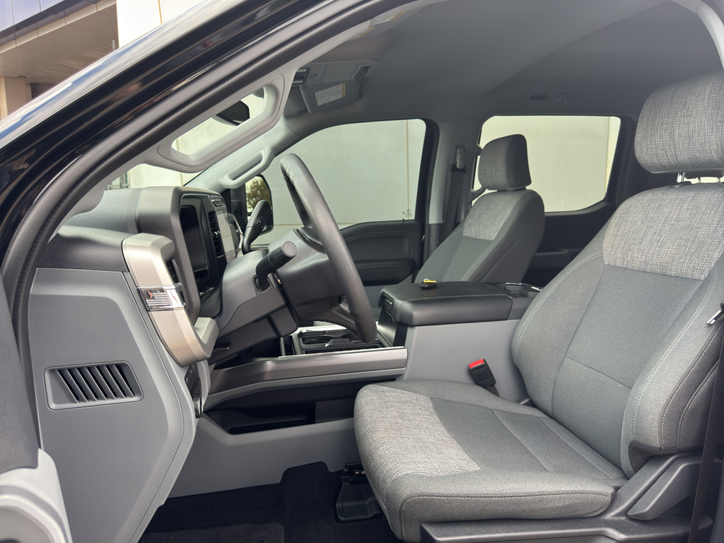 2024 Ford F-250 XLT photo 12