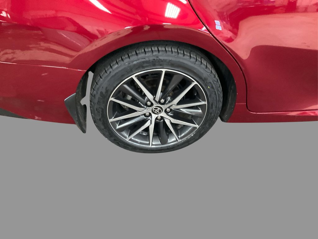 2022 Toyota Camry Hybrid XLE photo 24