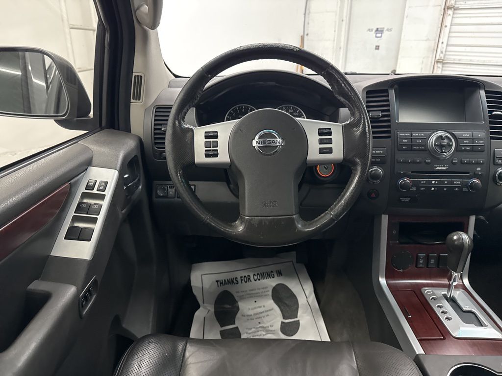 2008 Nissan Pathfinder LE photo 13