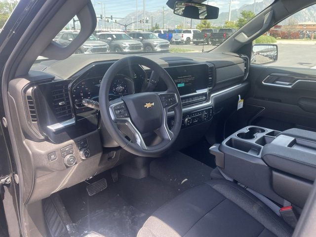 2025 Chevrolet Silverado 1500 LT photo 17
