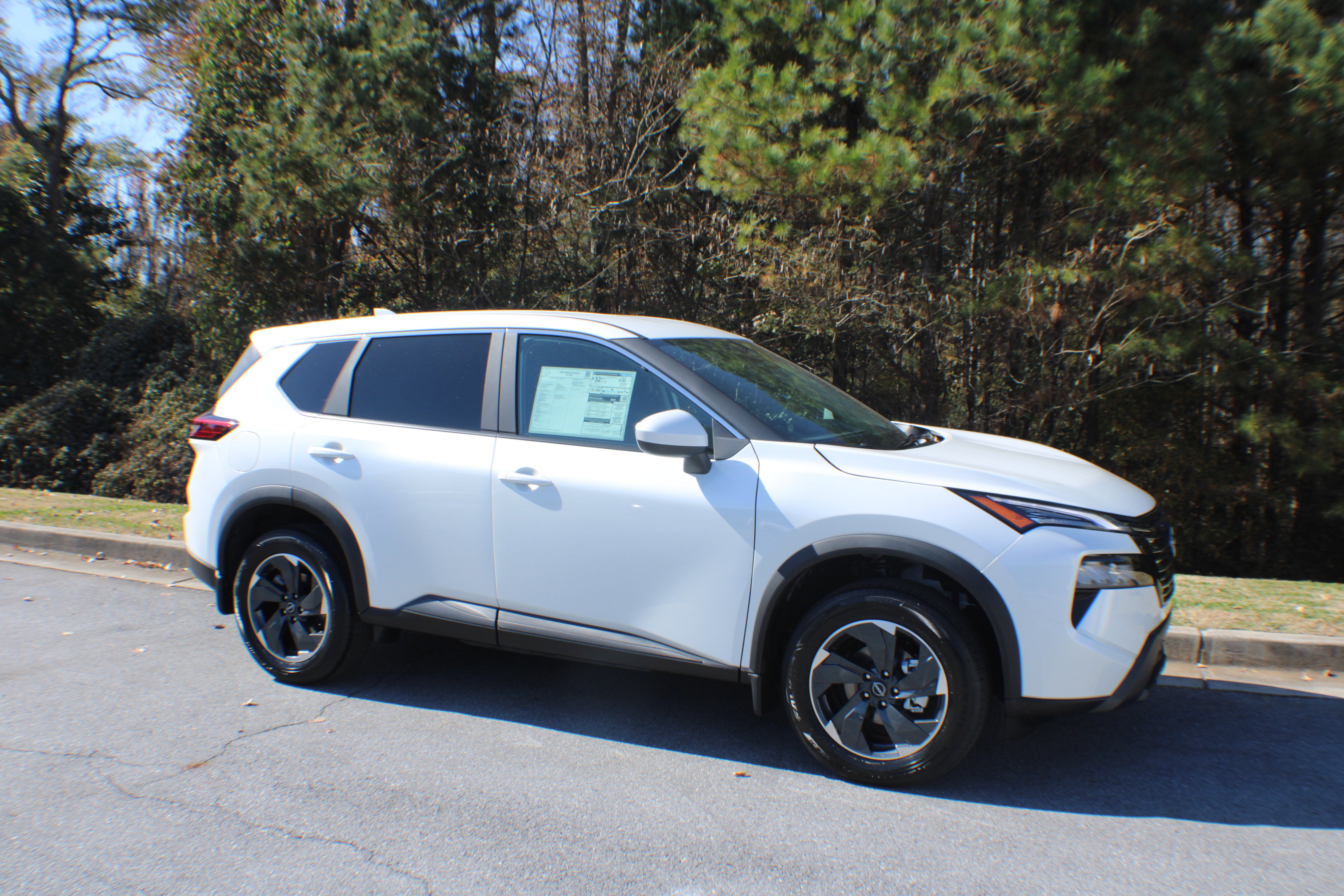 2026 Nissan Rogue SV's photo