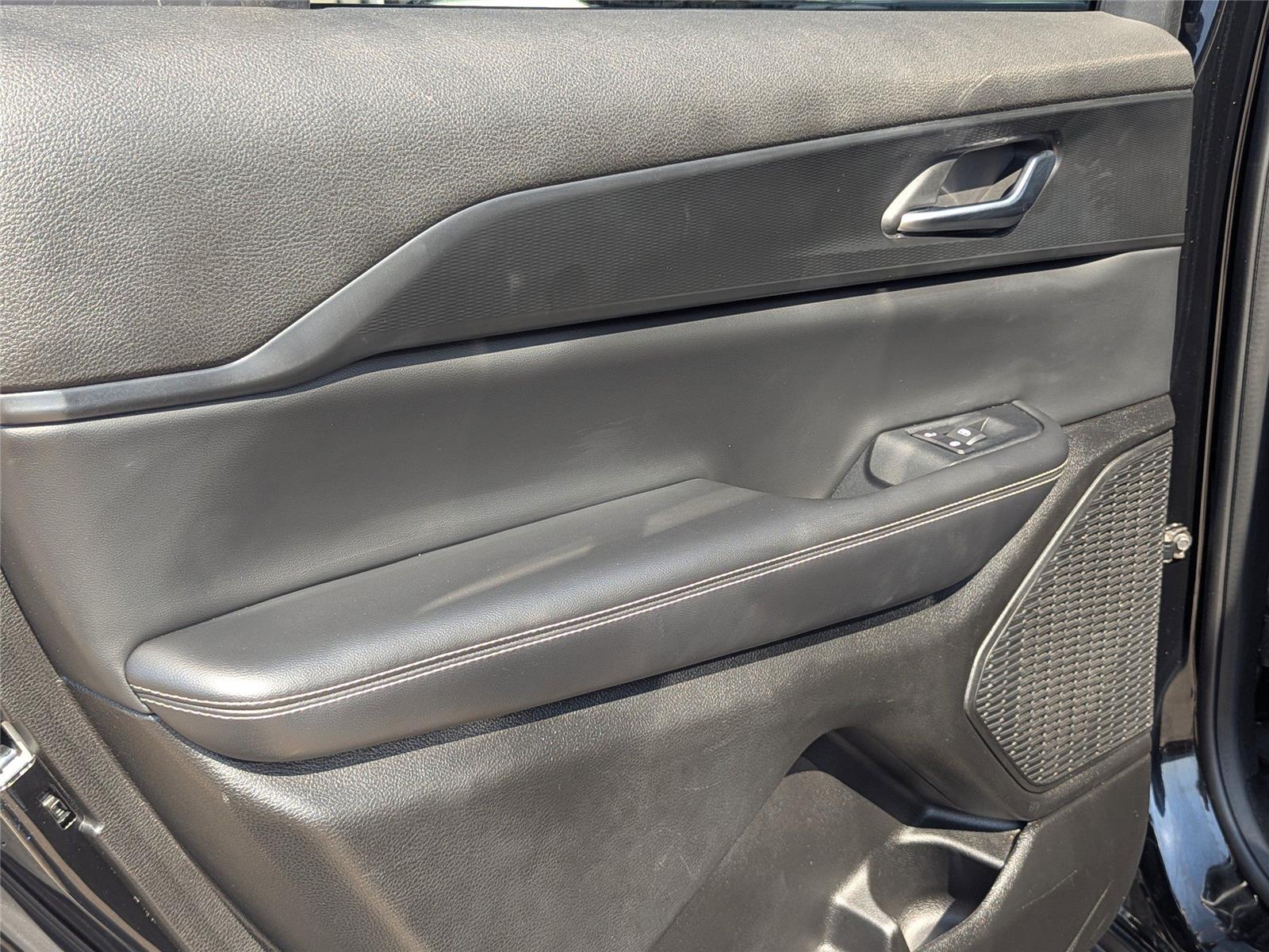 2023 Jeep Grand Cherokee Laredo photo 13