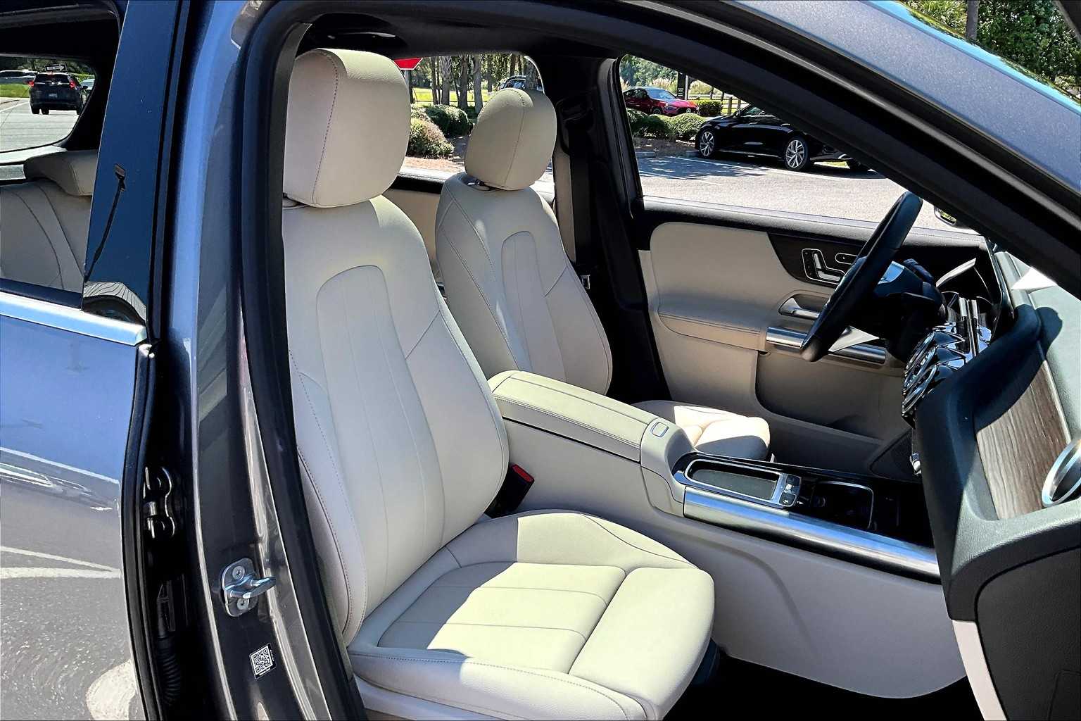 2025 Mercedes Benz GLA 250 photo 7
