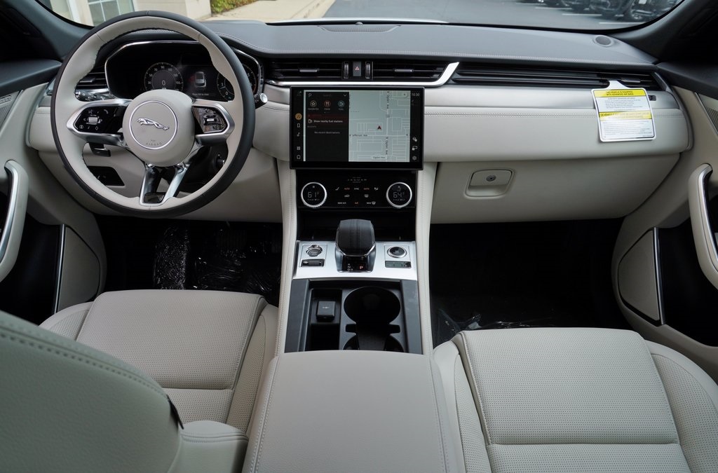 2026 JAGUAR F-PACE - Image 9