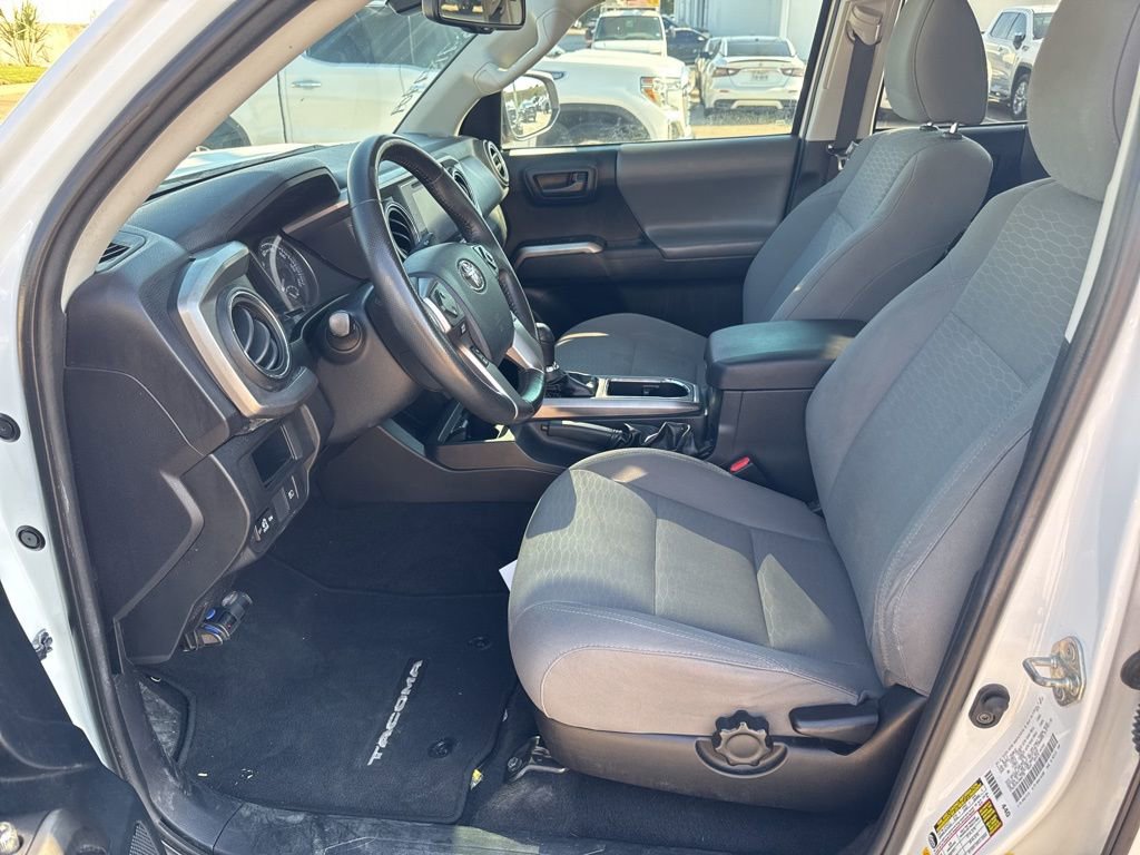 2018 Toyota Tacoma SR5 V6 photo 13