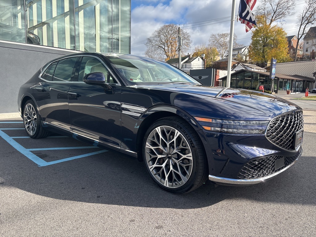 2023 GENESIS G90 Base's photo