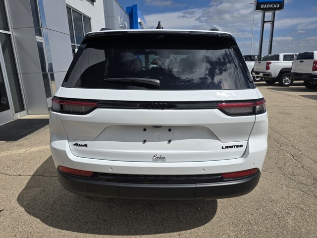 2025 Jeep Grand Cherokee Limited photo 4