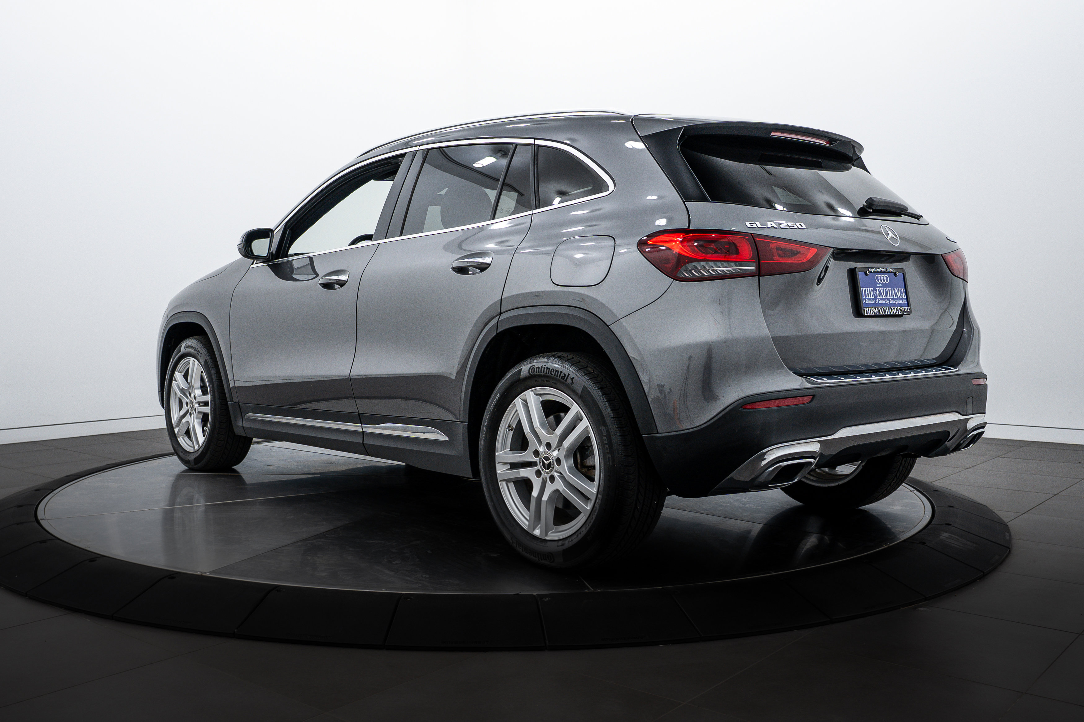 2021 Mercedes Benz GLA 250 4MATIC photo 4