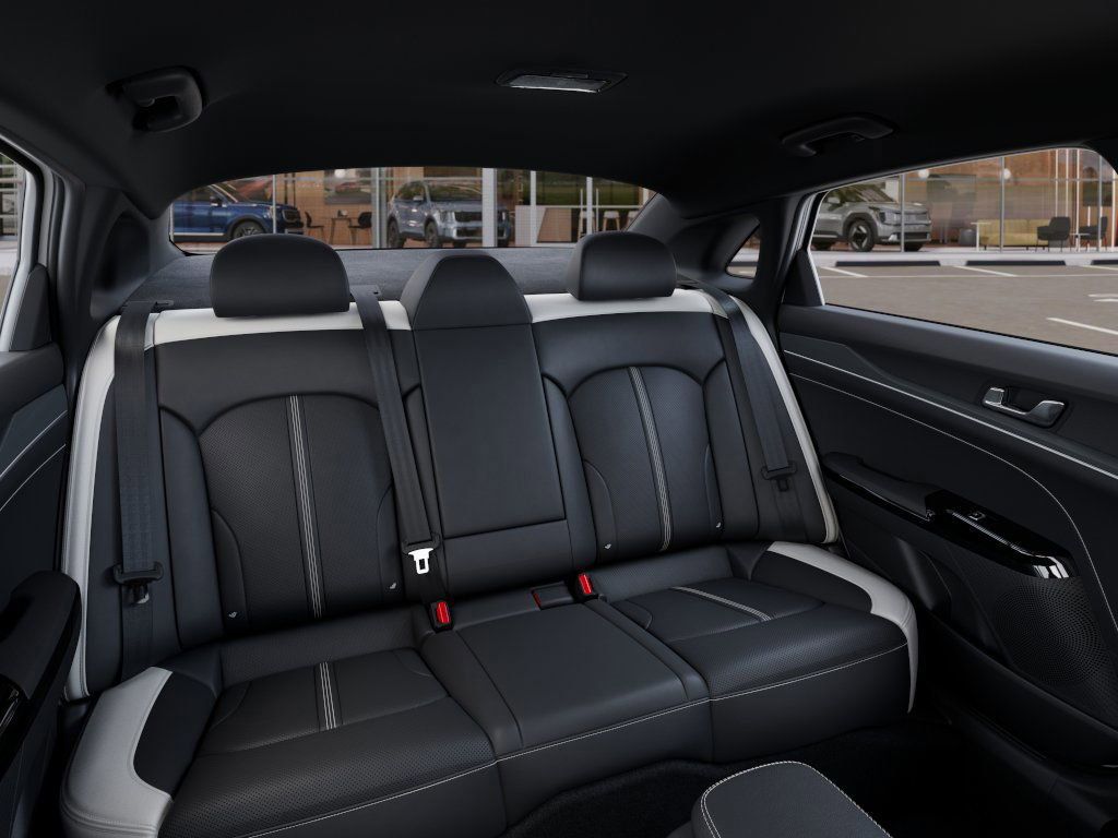 2025 Kia K5 GT-Line photo 14