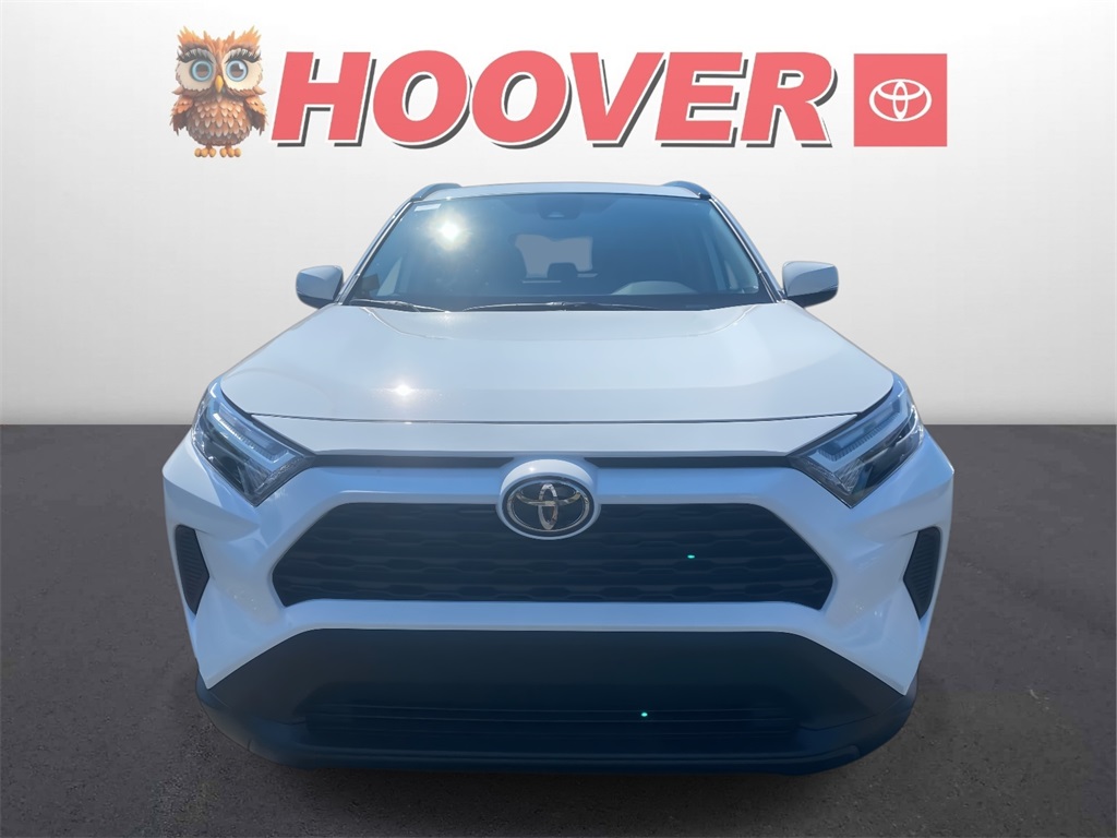 2025 Toyota RAV4 XLE photo 4