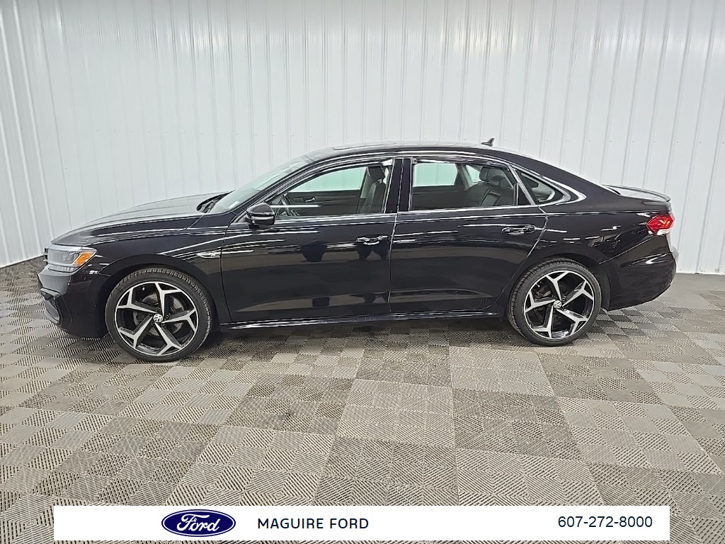 2020 Volkswagen Passat 2.0T R-Line photo 4
