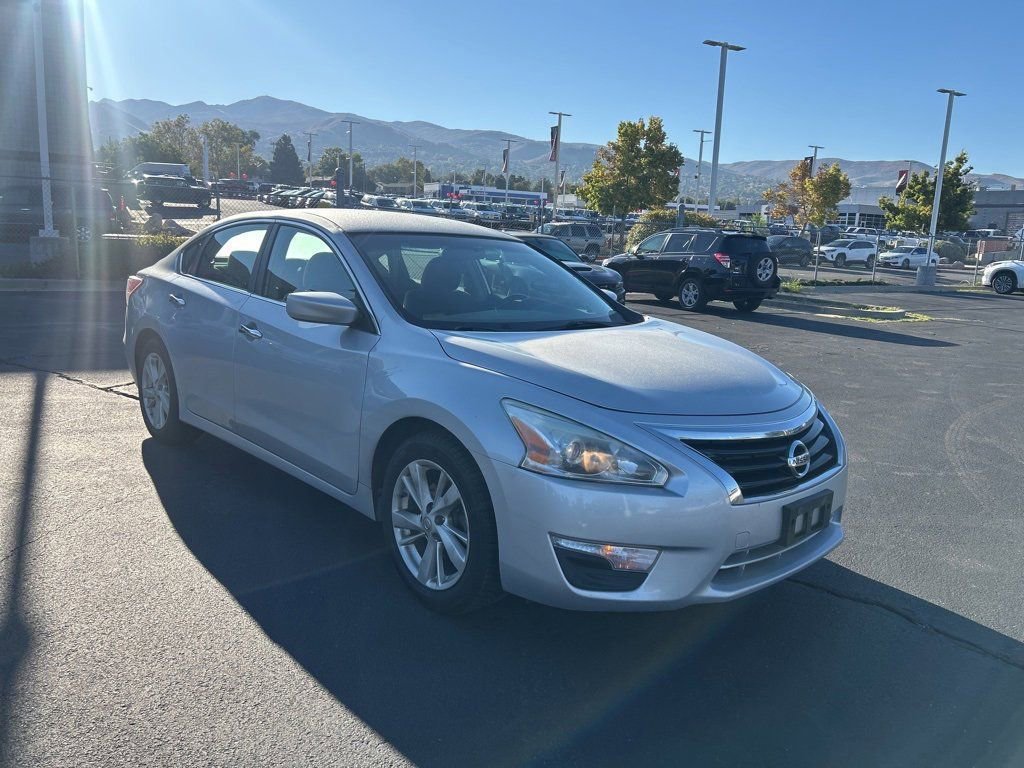 2013 Nissan Altima 2.5 SV photo 2