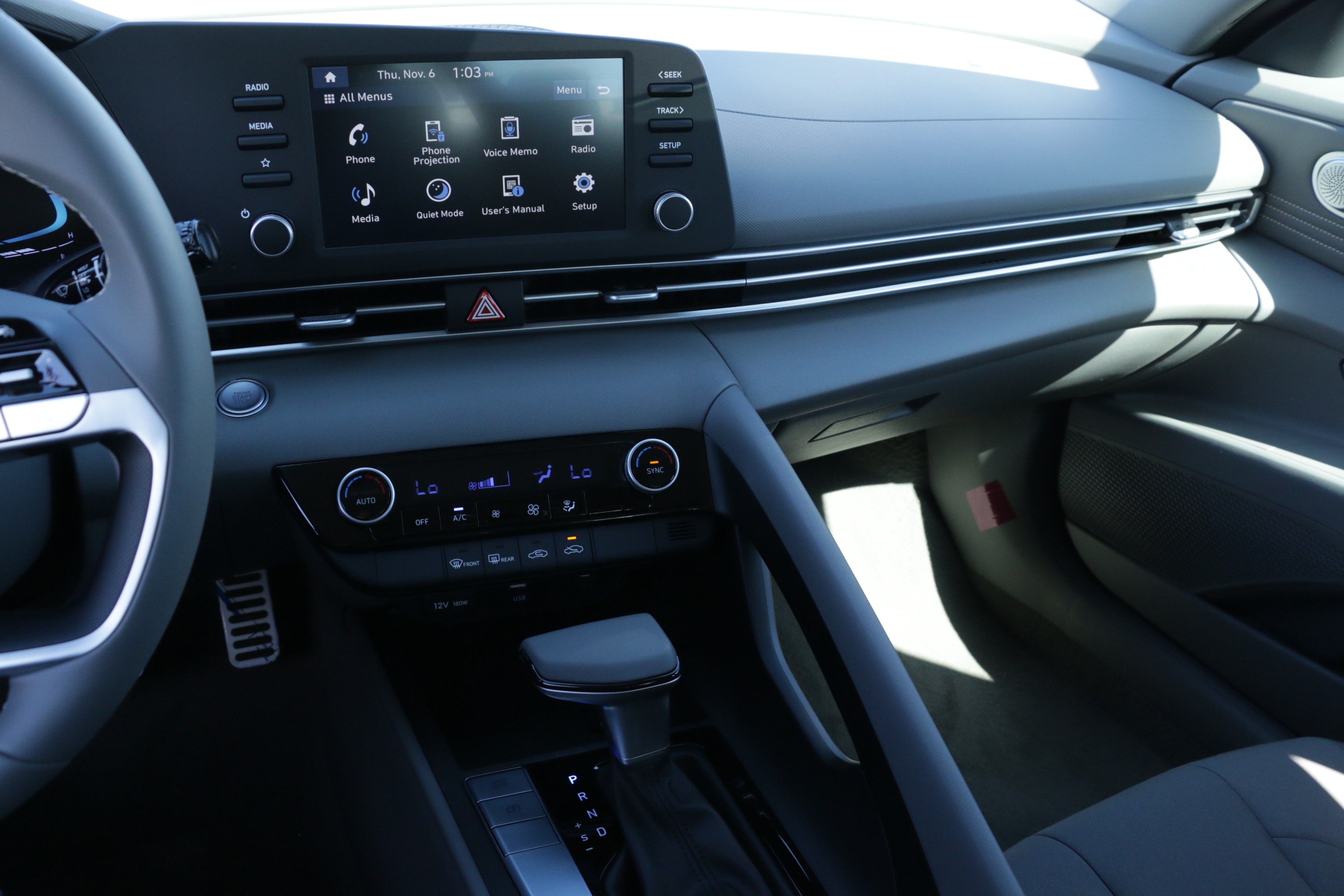 2026 Hyundai Elantra SEL Sport photo 4