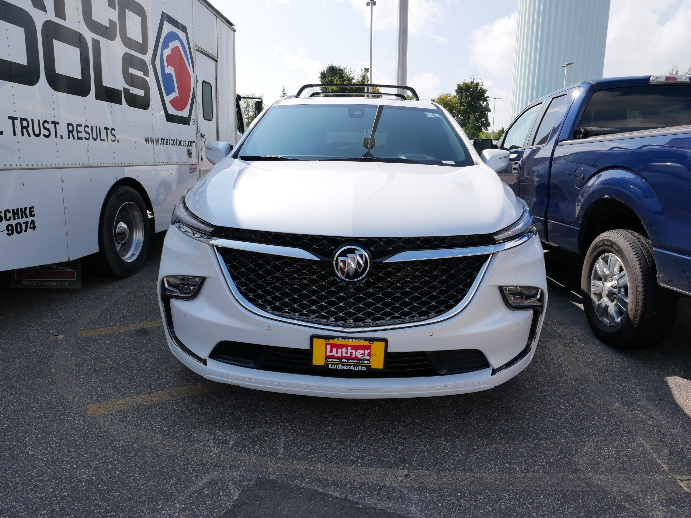 2022 Buick Enclave Avenir photo 3
