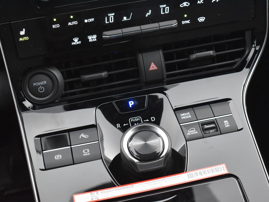 2025 Subaru Solterra Premium photo 17