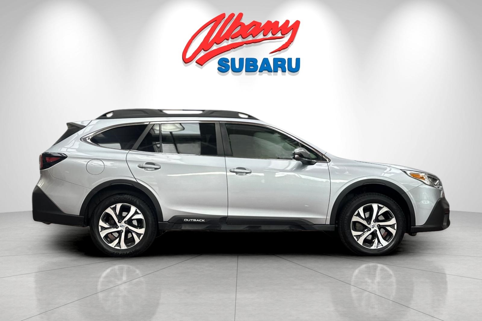 2022 Subaru Outback Limited XT photo 2