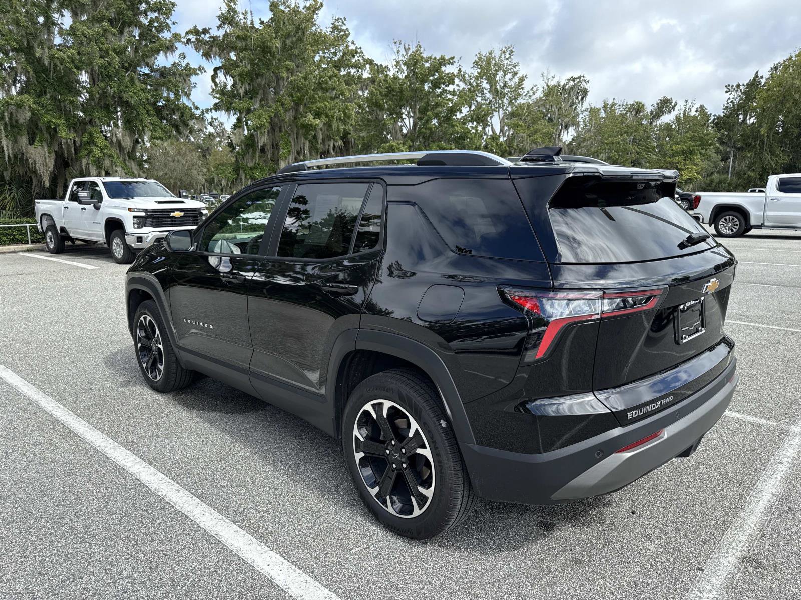 2025 Chevrolet Equinox LT photo 4
