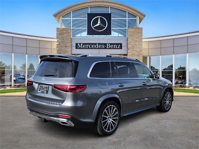 2025 Mercedes Benz GLS 450 4MATIC photo 3