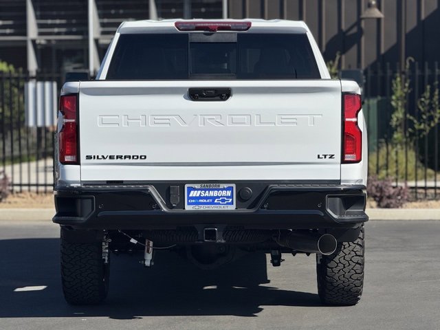 2025 Chevrolet Silverado 2500HD LTZ photo 4