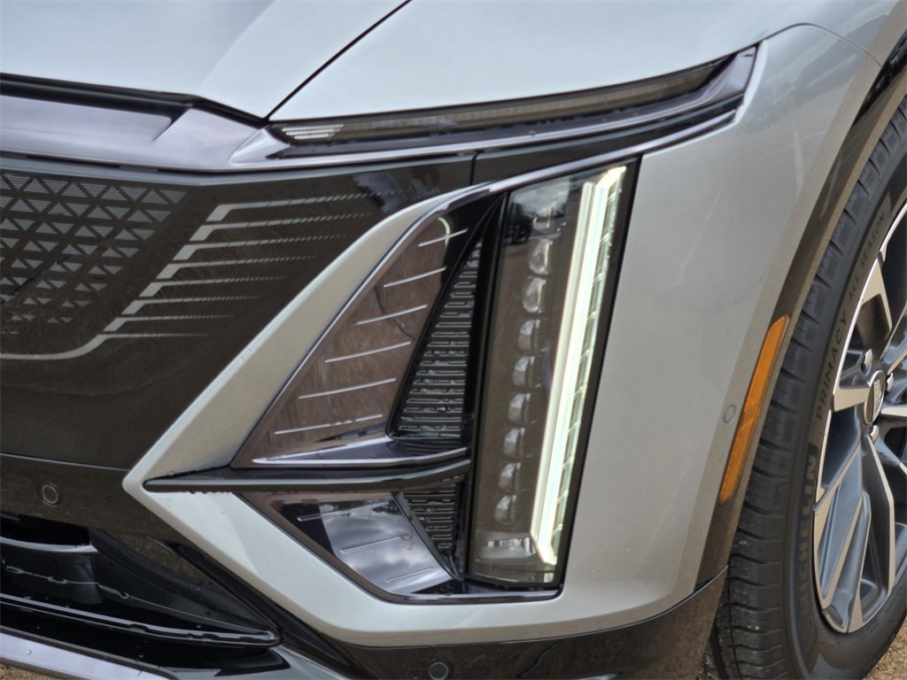 2025 Cadillac Lyriq Sport photo 8