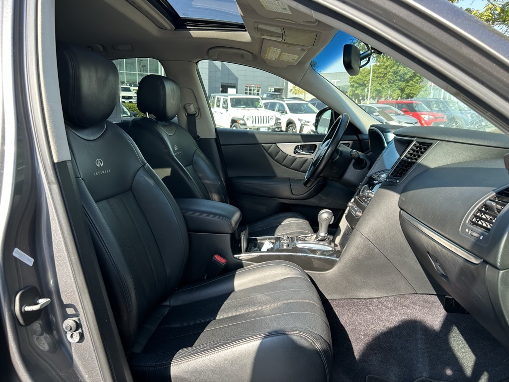 2013 Infiniti FX37 Base photo 28