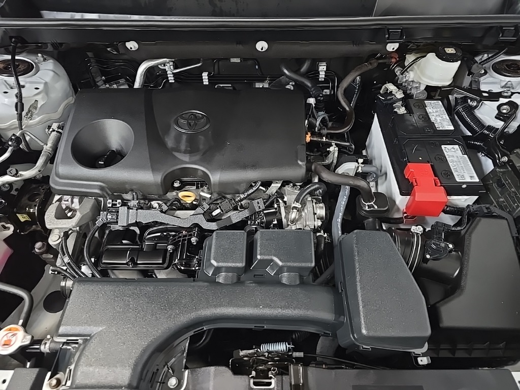 2022 Toyota RAV4 XLE photo 13