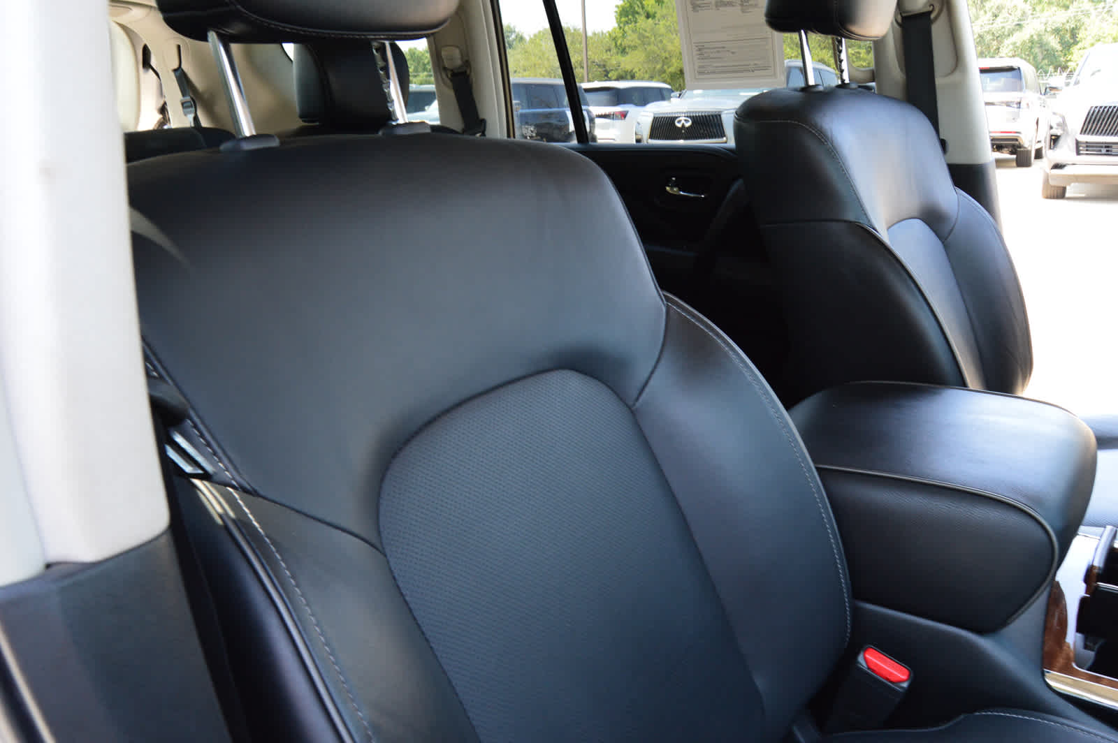 2019 Infiniti QX80 Luxe photo 12