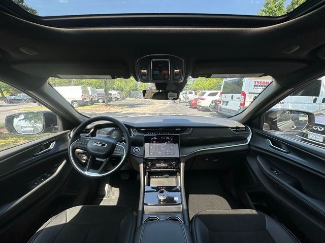 2025 Jeep Grand Cherokee Altitude X photo 2
