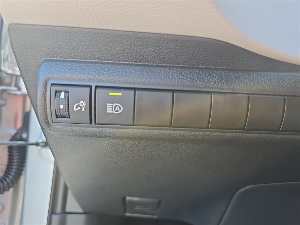 2022 Toyota Corolla LE photo 26