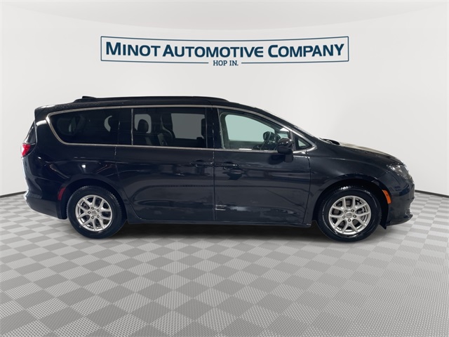 2021 Chrysler Voyager LXi photo 9
