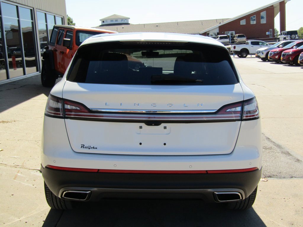 2022 Lincoln Nautilus Reserve photo 3