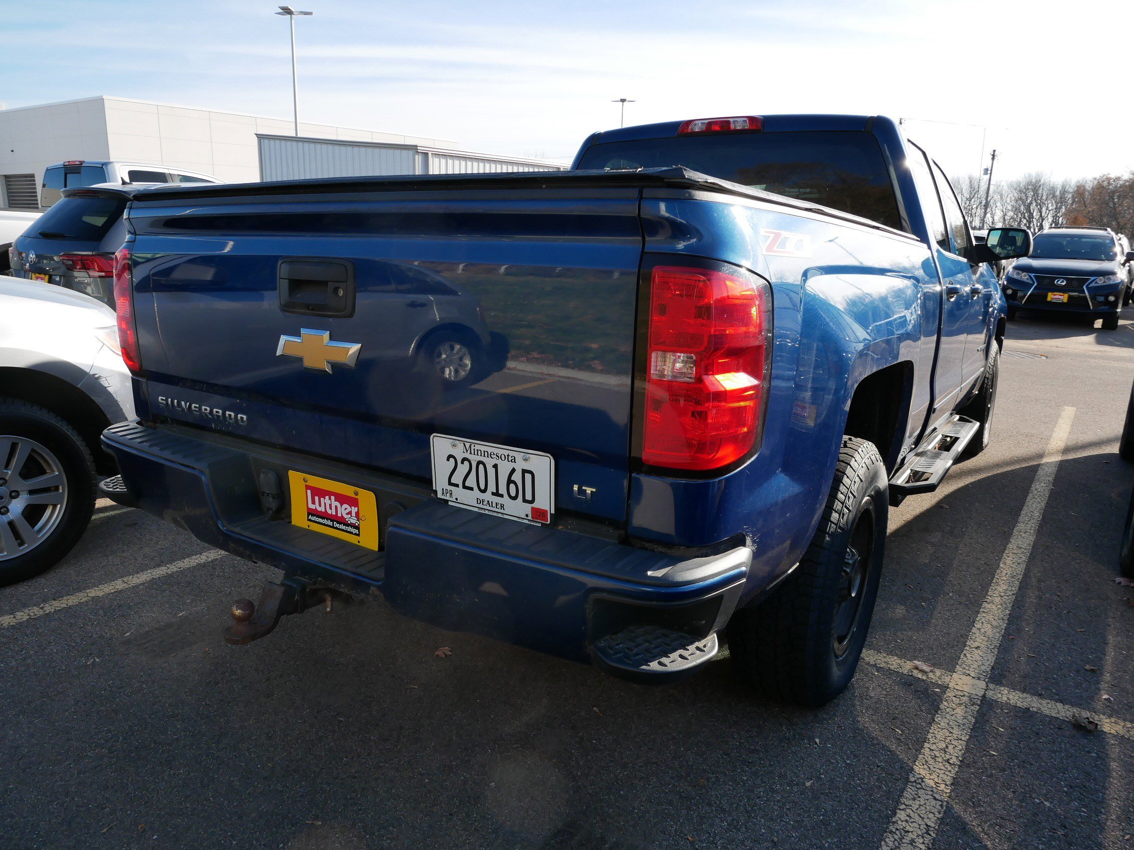 2017 Chevrolet Silverado 1500 LT photo 4