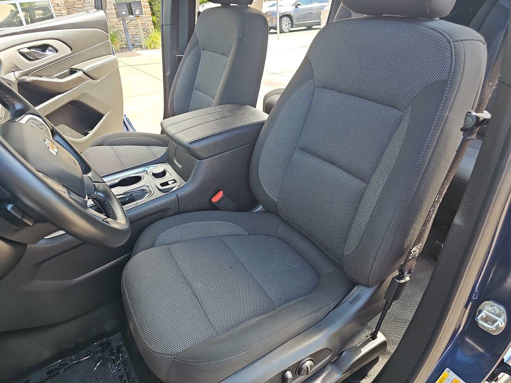 2023 Chevrolet Traverse Cloth photo 15