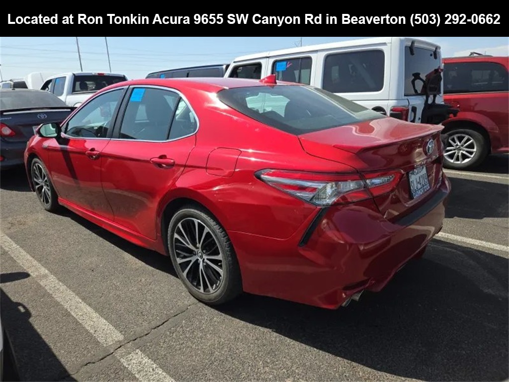 2019 Toyota Camry Hybrid SE photo 3