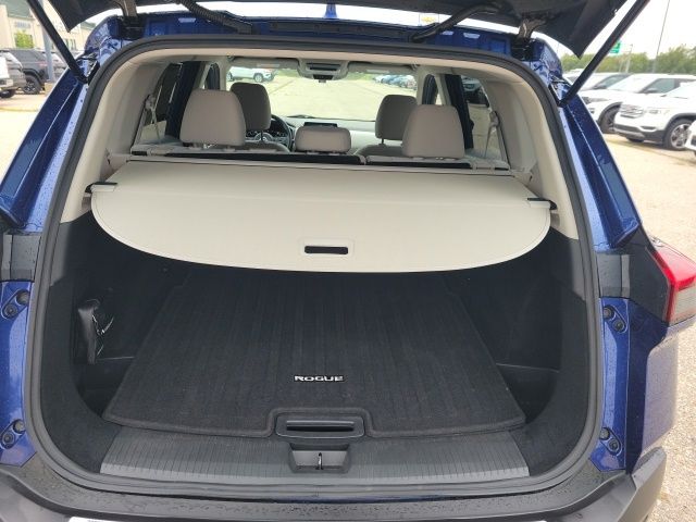 2023 Nissan Rogue SV photo 8