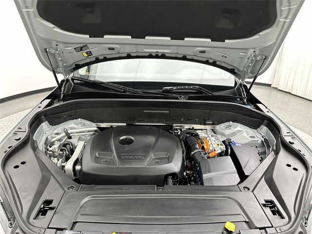 2025 Volvo XC90 T8 AWD Plus photo 17