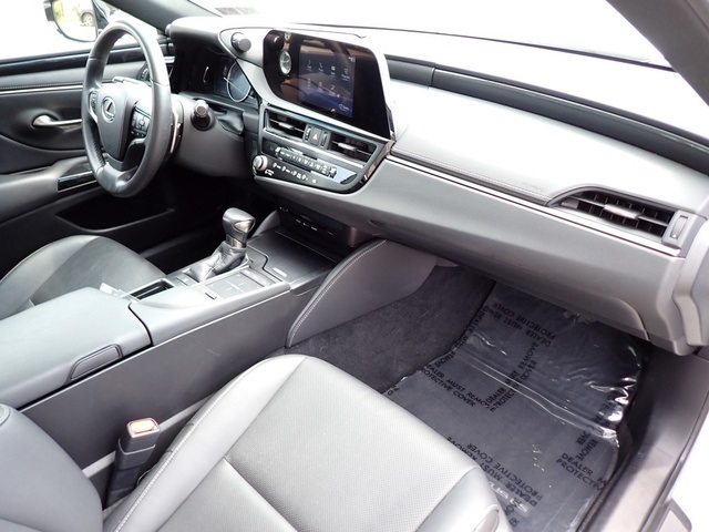 2022 Lexus ES 350 photo 12