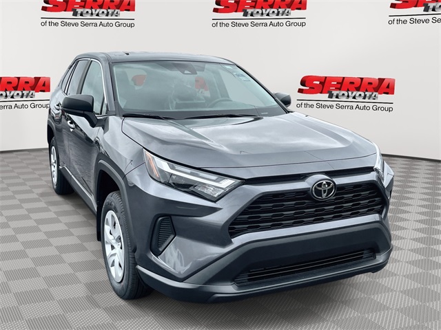 2025 Toyota RAV4 LE's photo