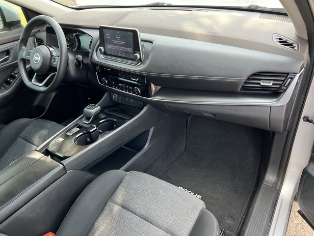 2021 Nissan Rogue SV photo 17