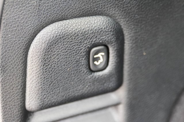 Used 2021 Silver Jeep Trailhawk image 10