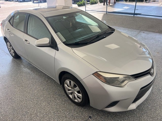 2016 Toyota Corolla LE photo 4