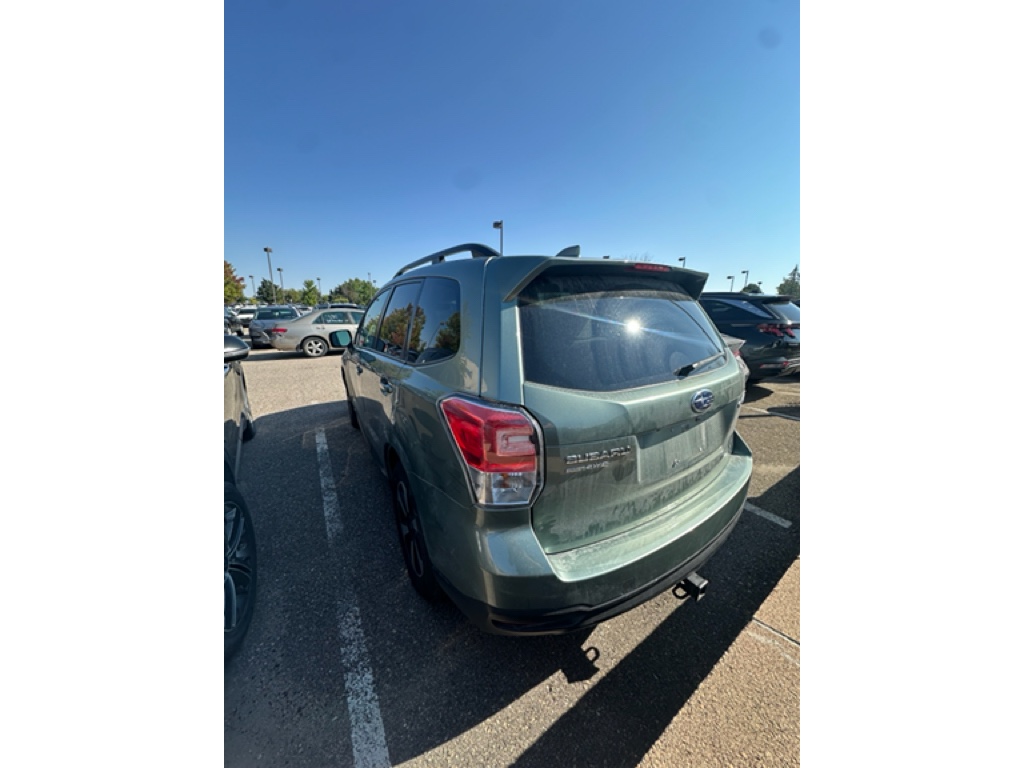 2018 Subaru Forester Premium photo 3