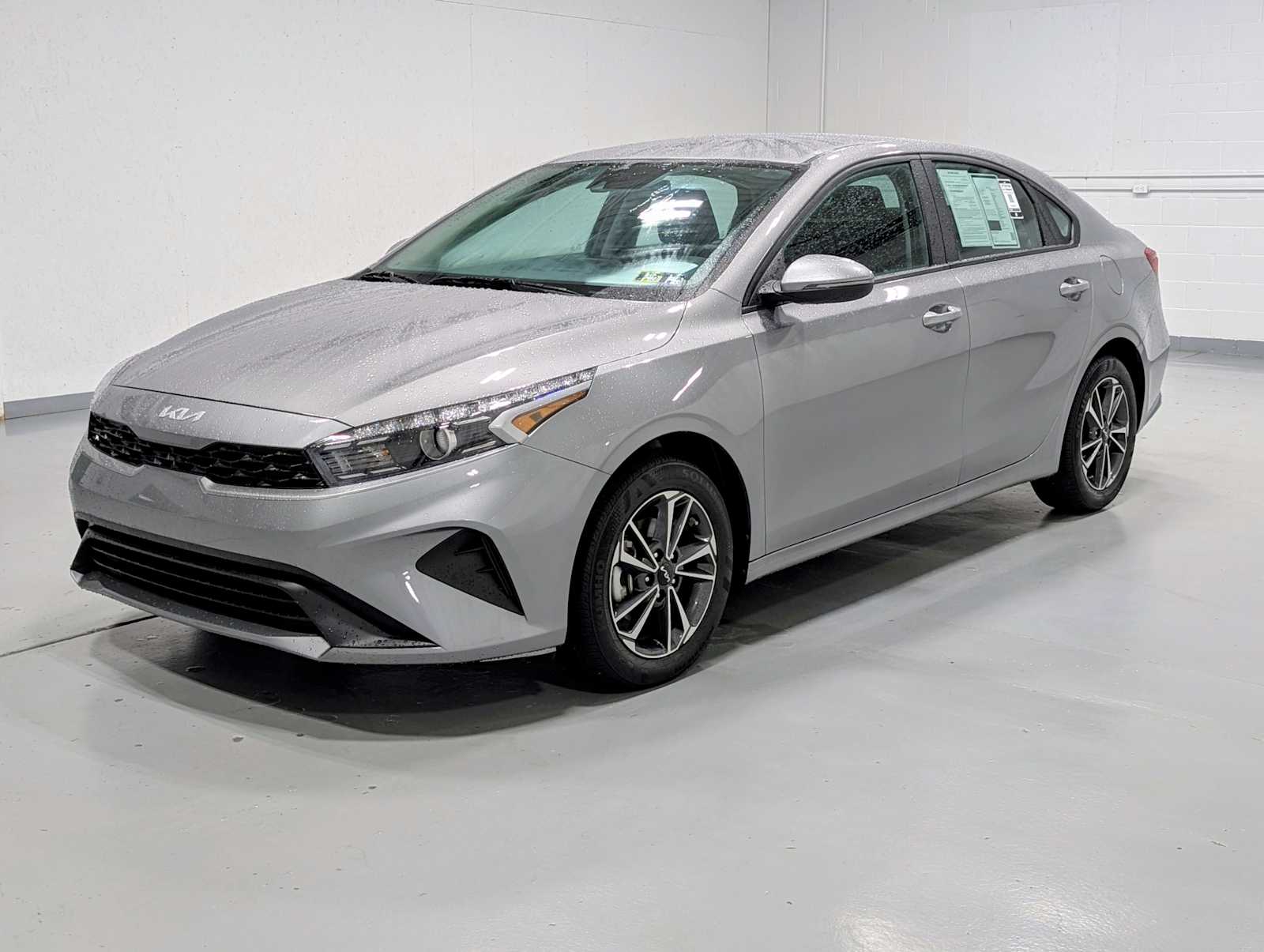 2023 Kia Forte LXS's photo