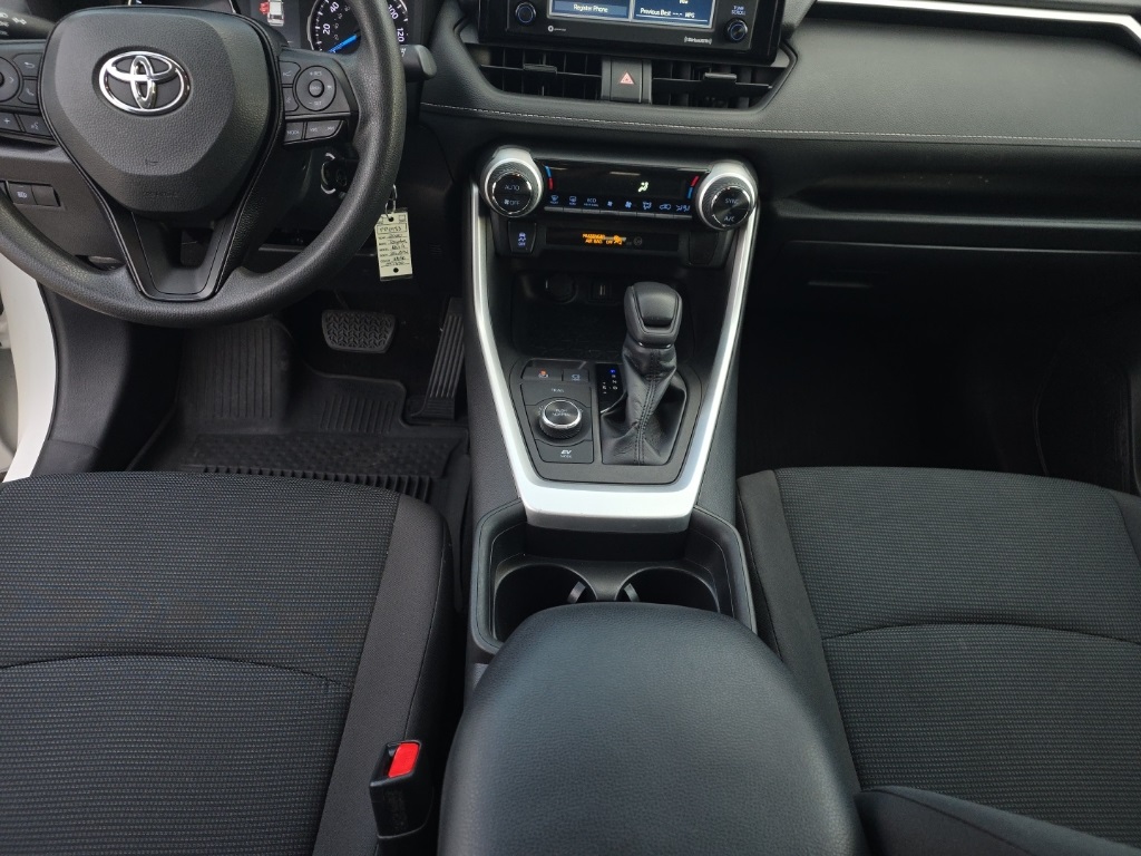 2020 Toyota RAV4 Hybrid LE photo 15