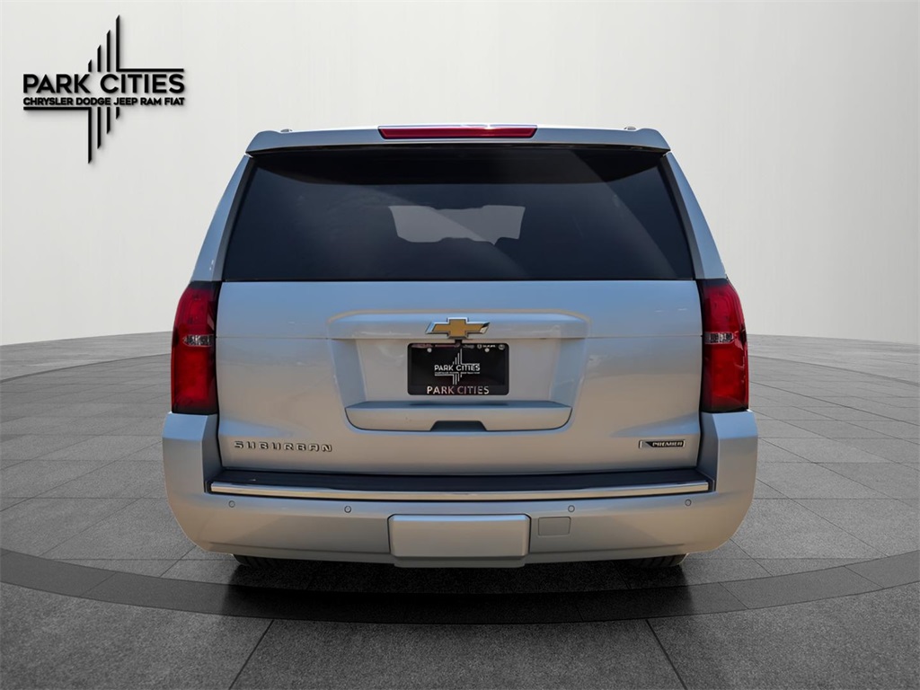 2017 Chevrolet Suburban Premier photo 4