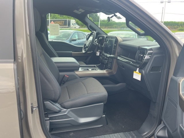 2025 Ford F-150 STX photo 16