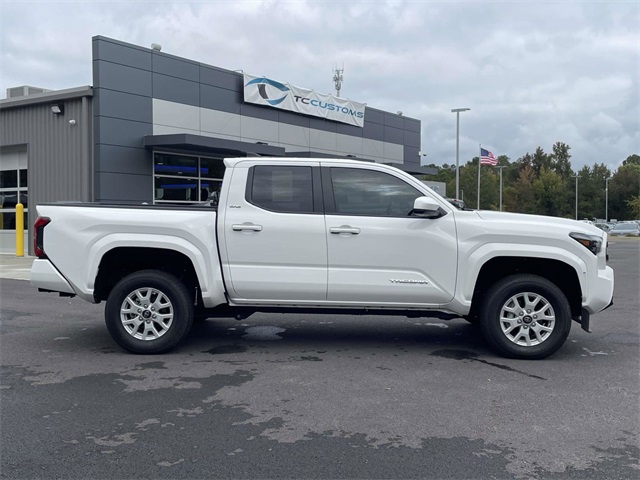 2024 Toyota Tacoma SR5 photo 3