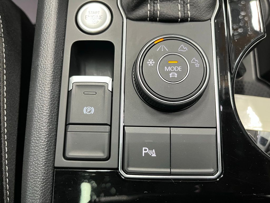 2023 Volkswagen Atlas SEL photo 15