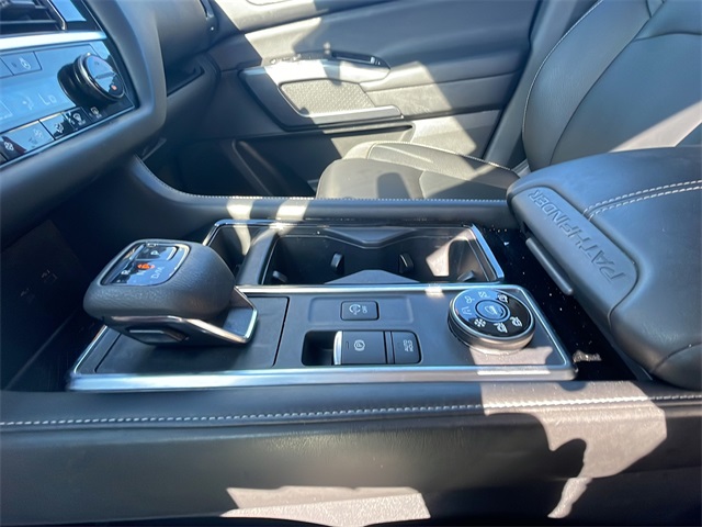 2023 Nissan Pathfinder SL photo 19